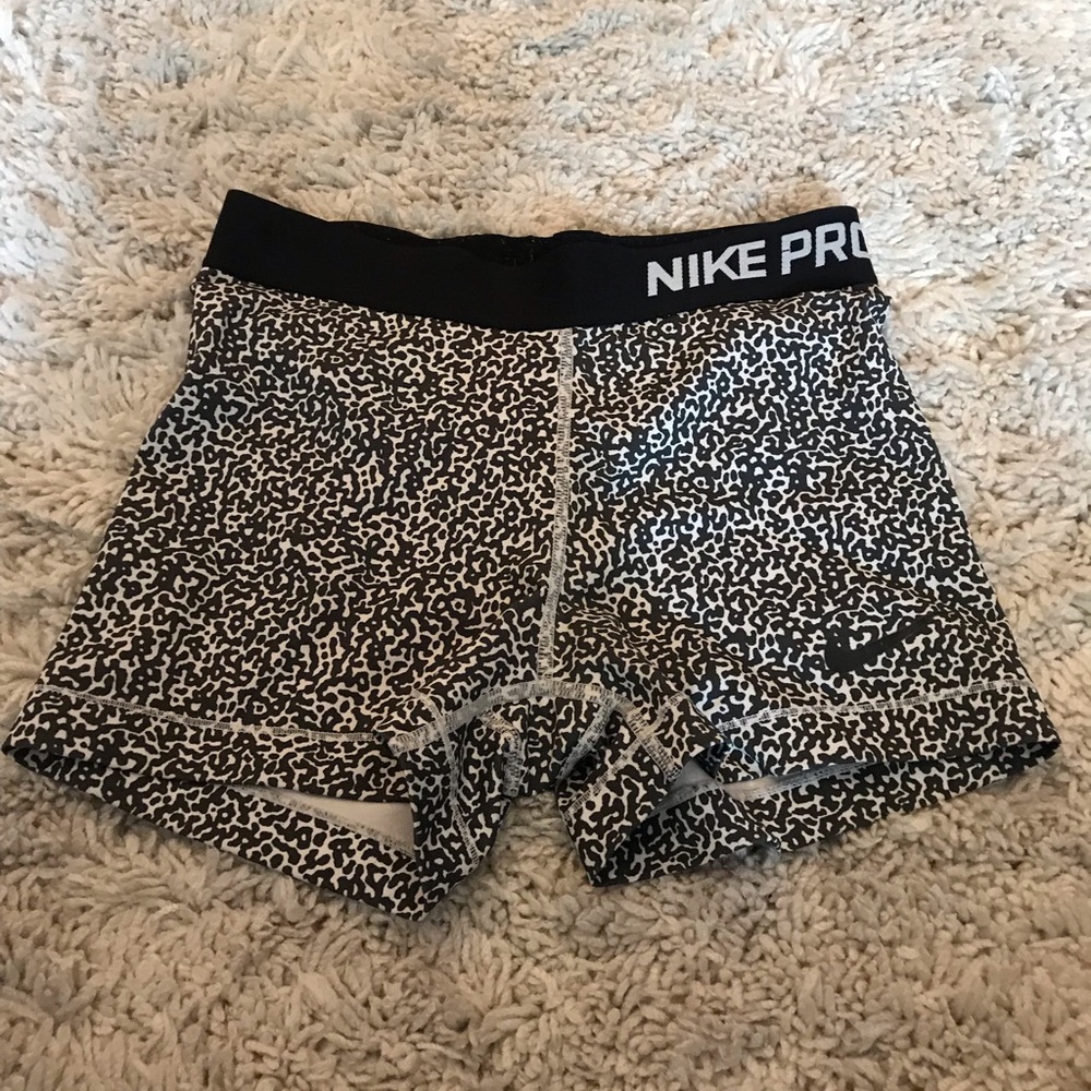 SOLD ♥️Nike Pro 2.5